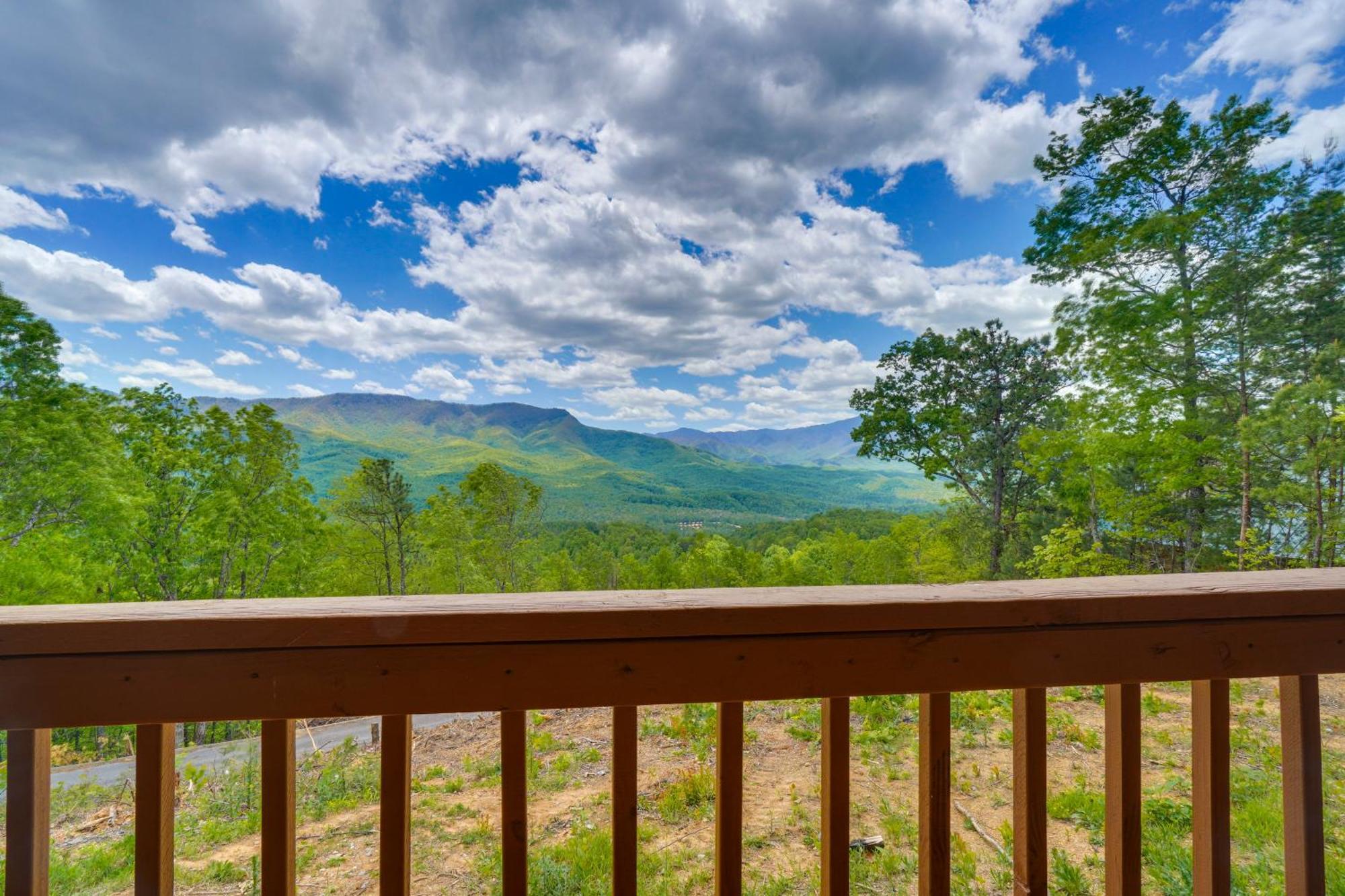 Gatlinburg Cabin With Hot Tub About 11 Miles To Downtown Екстер'єр фото